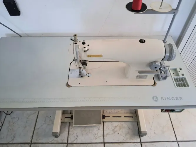 Máquina Industrial Reta R$1.350. Entrego Grátis. Máquina Singer, Perfeita para Produção
