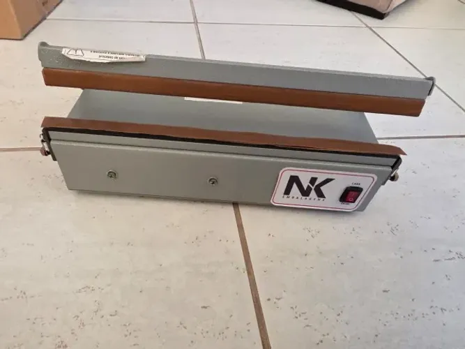 Seladora de mesa Embalagens Plasticas M30 Sela Bivolt Nk