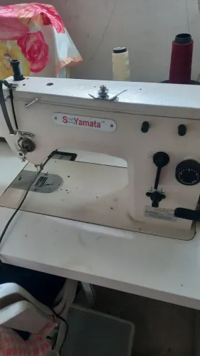 Maquina de costura seminova