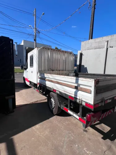 Carroceria De Ferro Com Cabine Suplementar 6 Lugares c/ Climatizador