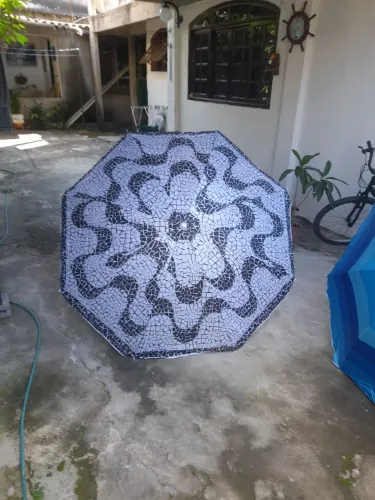 Vendo 02 quarda-sol novos usado apenas uma vez estou vendendo os dois juntos por este valo