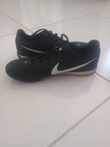 Chuteira de futsal Nike beco 2