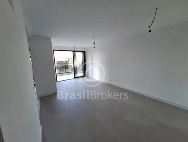 Barra da Tijuca, Condomínio WAVE, Cobertura de 157 m2, 3 Vagas de Garagem.