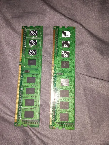 Dois pentes de 4 gb memória ram ddr3 1660 hz ótimo para trabalho e jogos leves
