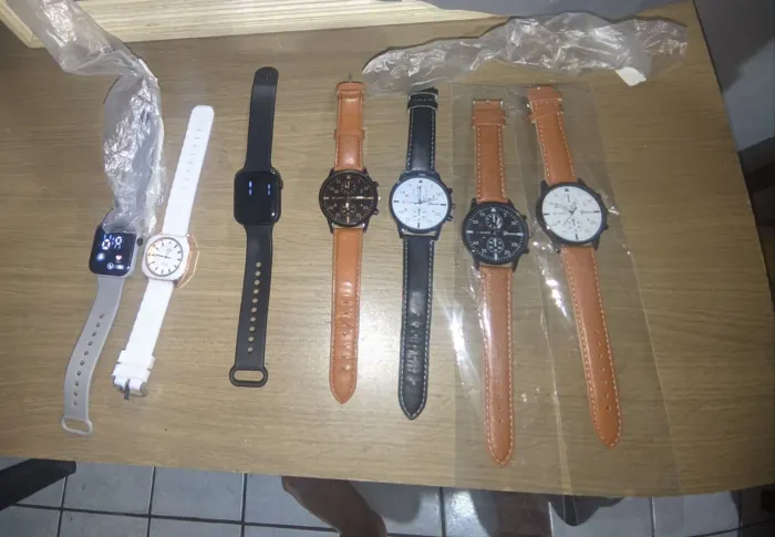 Vende-se relógio 50 reais a unidade