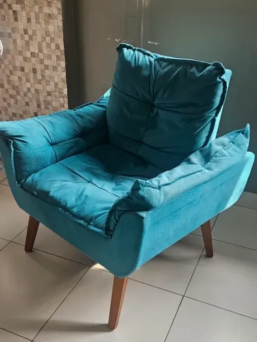 Poltrona Decorativa em Veludo Azul Turquesa - Seminova / Excelente Estado