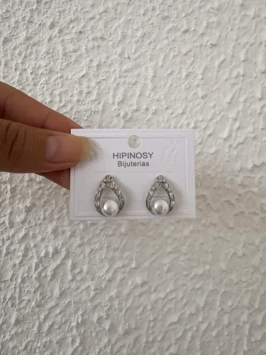 Brincos pequenos e lindos 