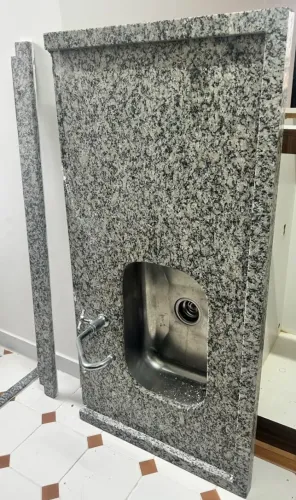Bancada de granito com cuba inox e torneira (Pia para cozinha) - 60cm x 120cm