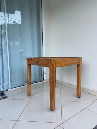 Mesa Pequena de Madeira