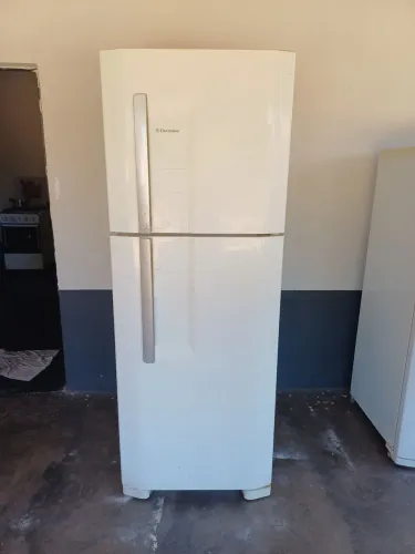 Geladeira. ELETROLUX. Dúplex. Funcionando perfeitamente.
