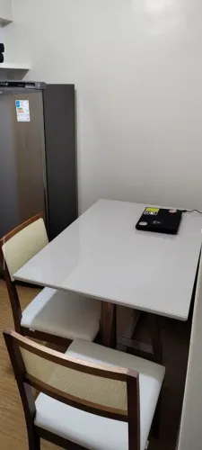Mesa de Jantar Retangular 80 x 120 - Madeira Madeira - Tampo de Vidro / MDF - Lívia