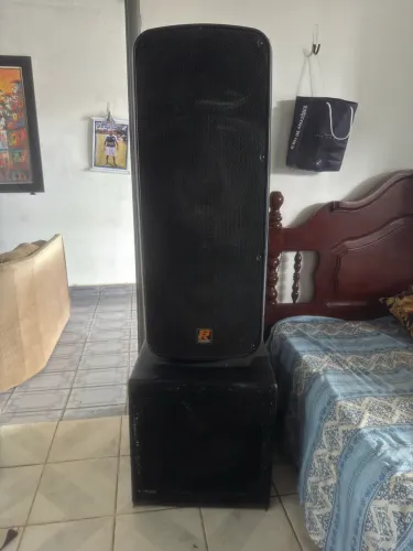 Caixa staner com sub-premier