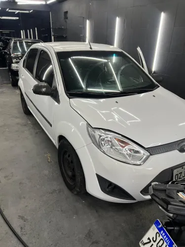 Ford Fiesta Sedan SE 1.6 8V Flex 4P 2014