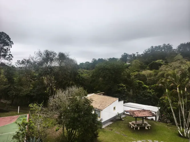 Chácara em meio a natureza num lugar seguro.