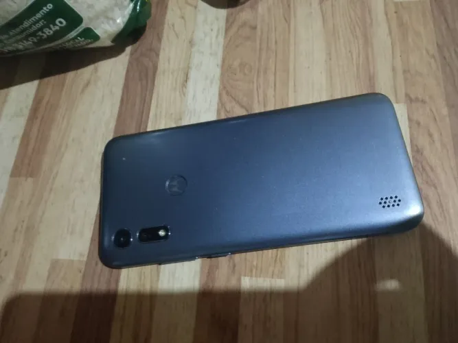 Moto E6i Cinza - 32 GB | Usado - R$ 200