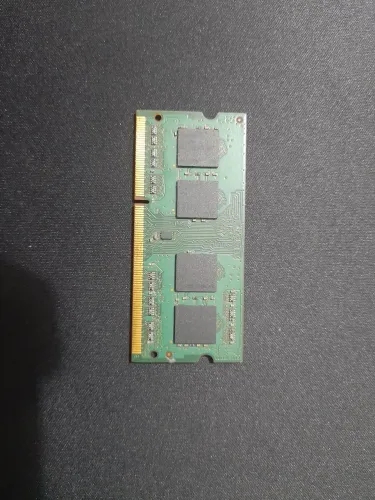 Memória ram ddrl3 4gb com 1600mhrtz de potência Estado bom e testada pra Notebook!