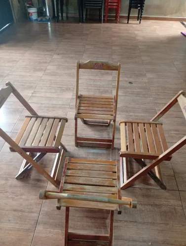Vende-se cadeiras de medeira