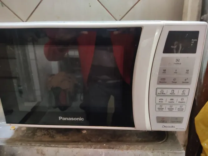 Microondas Panasonic 110V com prato