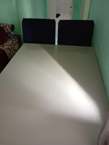 Mesa com quatro cadeiras