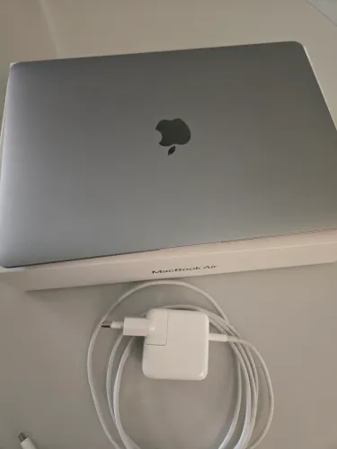 MacBook Air M1 8GB 256GB Muito Novo + Bateria Excelente