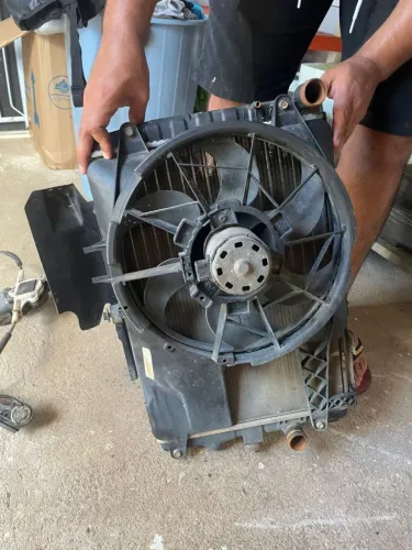 Radiador Valeo + eletrovetoinha Gol G2 G3 Básico
