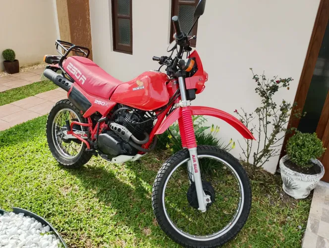 Honda XL 250 ano 1984 INTEIRA