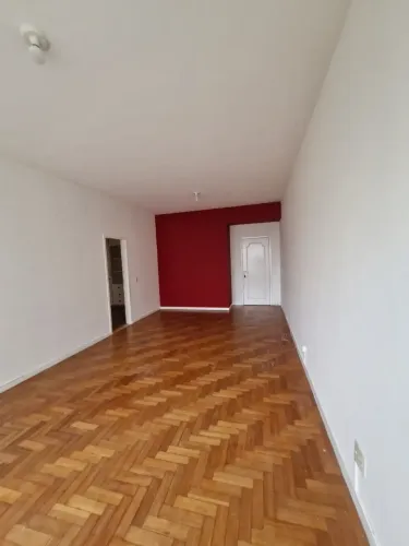 Apartamento para aluguel tem 148 metros quadrados com 4 quartos