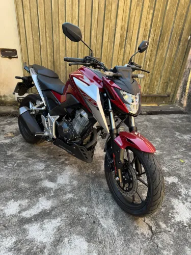 Vendo cb300F Twister 2026