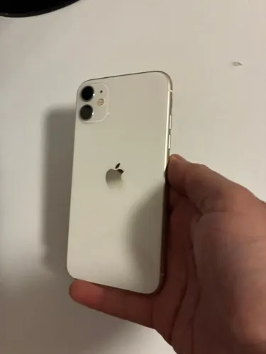 iPhone 11, branco, todo original e em perfeito estado