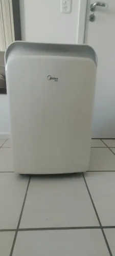 Ar-condicionado Portátil Midea 12.000 BTUs (precisa recarga de gás)