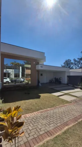 Casa para locação no Condomínio Laguna .