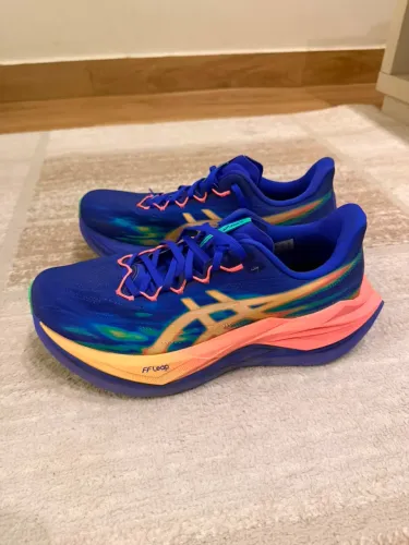 Tênis asics superblast 3 (tam 41,5)