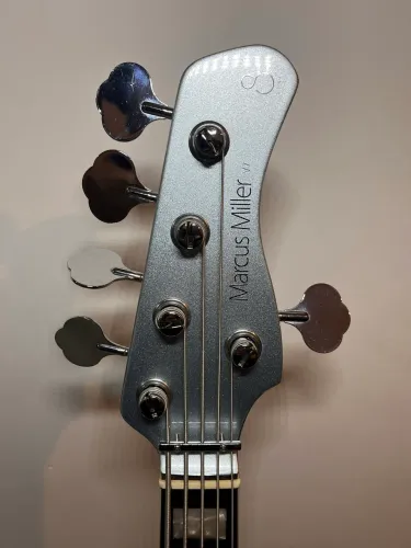 Contra baixo sire V7