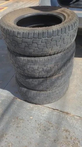 4 Pneus 235/65/17 Pirelli Scorpion