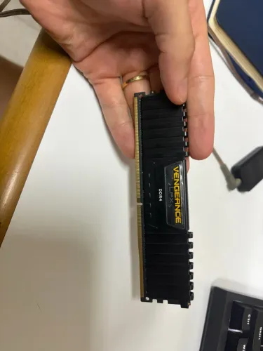 Memória RAM Corsair Vengeance LPX, 16GB, 2400Mhz, DDR4, CL16, Preto