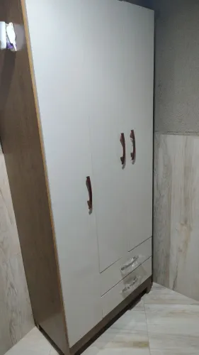 Guarda roupa 3 portas 2 gavetas