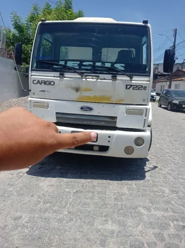 Vende se caçamba 1415 ano 96