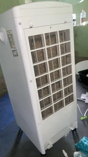 climatizador de ar portátil Elgin, modelo FCE de 7,5 litros, com cor branca.