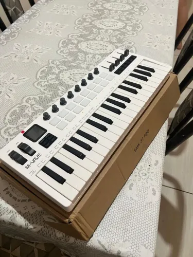 Controlador MIDI M-VAVE