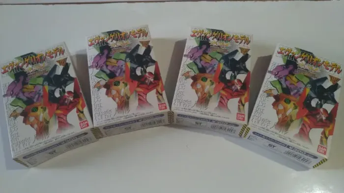 EVANGELION - 4 Kits Para Montar das Unidades Eva (1997)