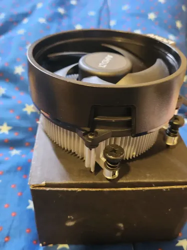 VENDO AIRCOLLER DO RYZEN 5 5600 COM CAIXA , NUNCA FOI USADO!