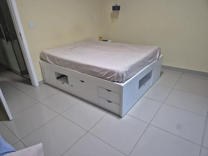 Cama QUEEN com gavetas em MDF 