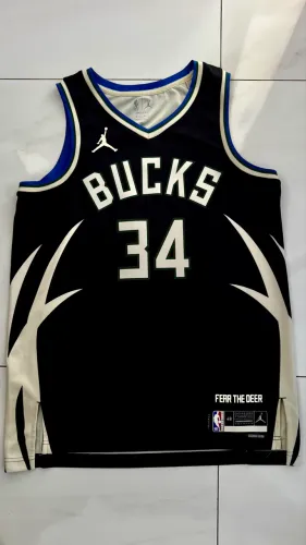 Renata Nike milwaukee bucks 22/23