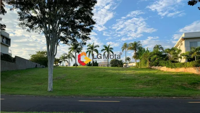 TERRENO A VENDA NO CONDOMÍNIO GREEN GOLF EM CAMPINAS: