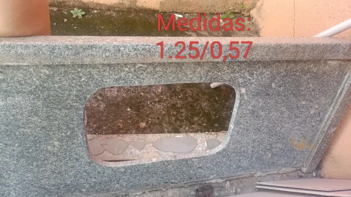 Pia de granito sem cuba.