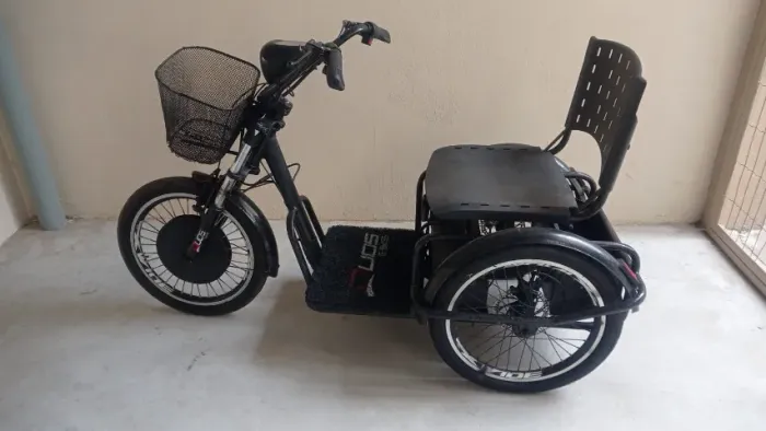 TRICICLO CADEIRANTE 800