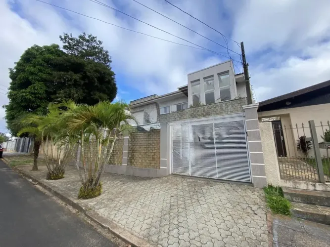 Casa a Venda em Uvaranas