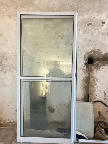 Porta de esquadria com vidro 