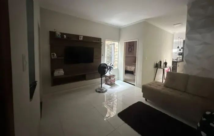 Casa Em Glória ( Entrada a partir de 22 mil )