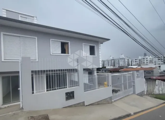 Loja para alugar no bairro Capoeiras com 70m²